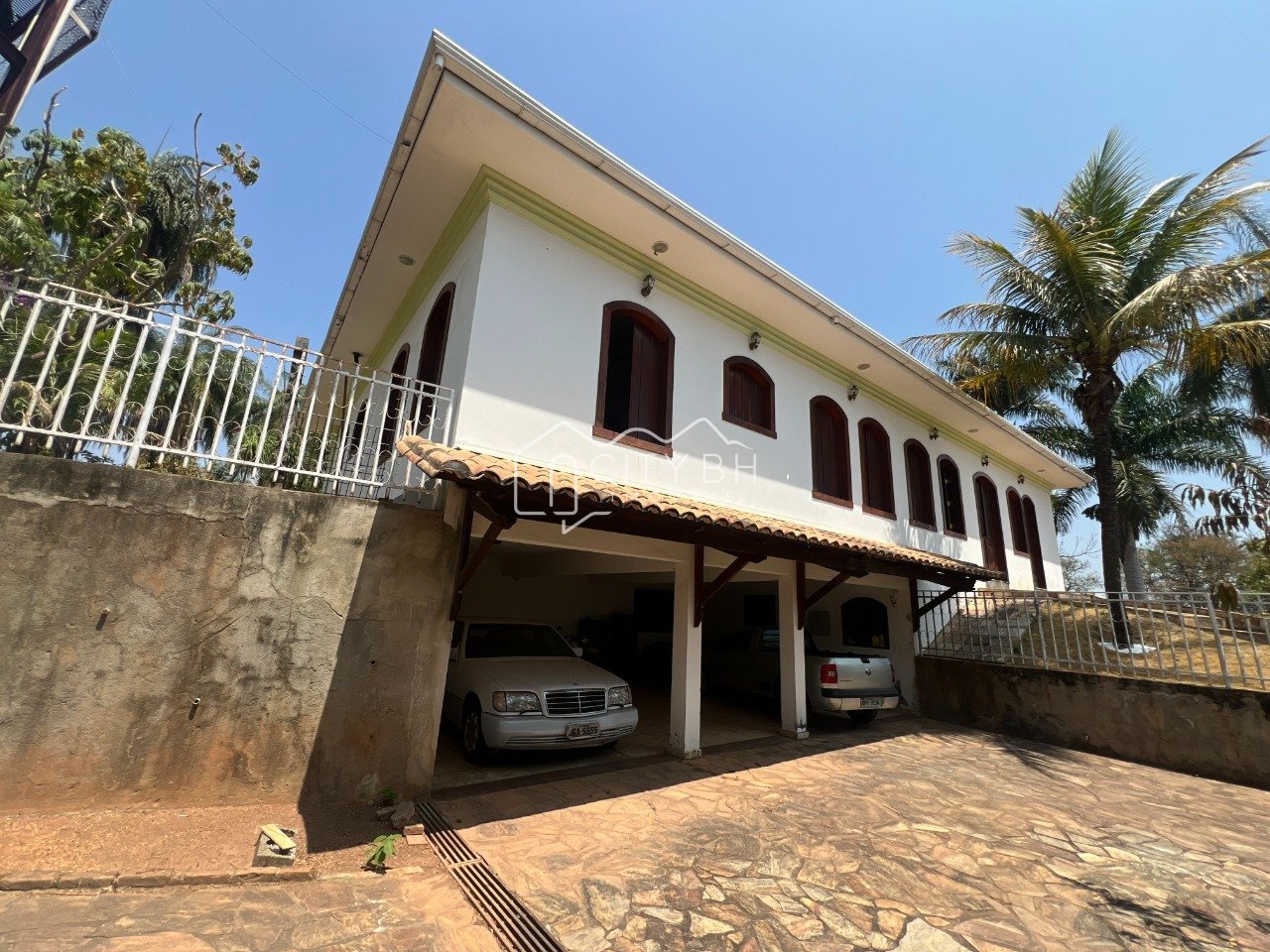 Casa no Condomínio Estância do Hibisco.