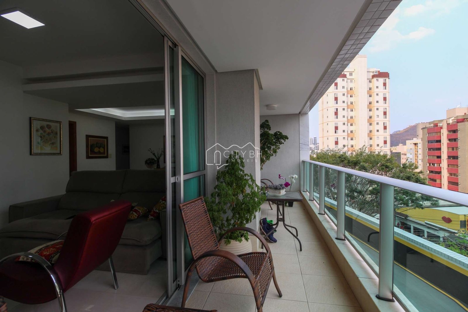 Excelente 4 quartos, 1 suite, 3 vagas, 133m² no melhor do Buritis.