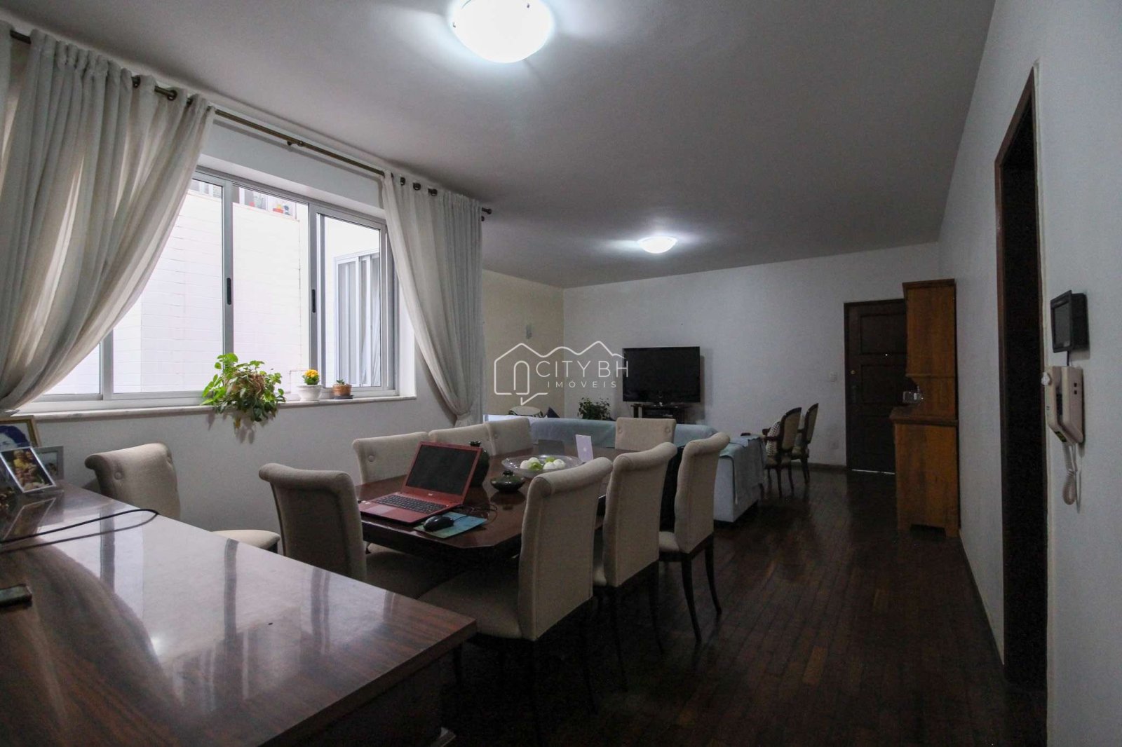 4 quartos, suite, 2 vagas e 159m² no Santo Antônio.