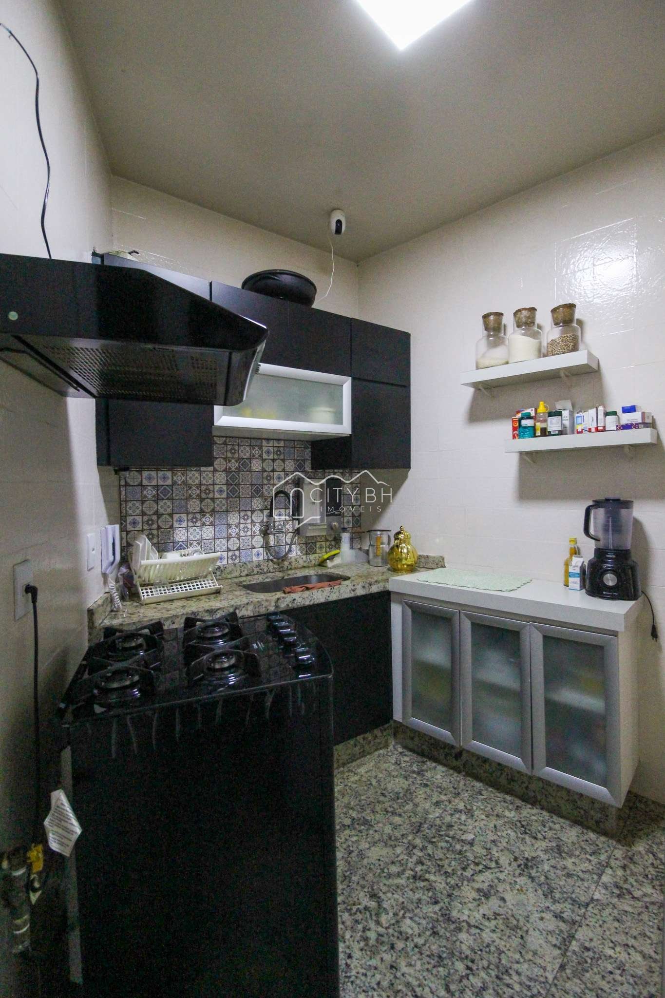3 quartos, suite, 1 vaga no Santo Antônio.