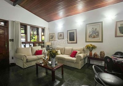 Casa na Engenheiro Zoroastro Torres.