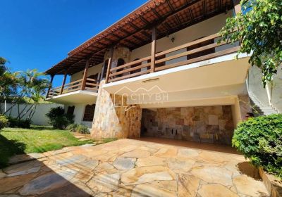 Casa, 5 quartos, 2 suites, 5 vagas.