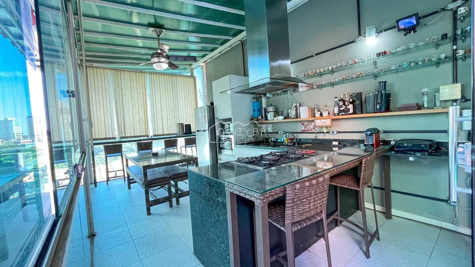 Casa espetacular no Santa Lúcia, 6 quartos, 2 suites, 5 vagas.