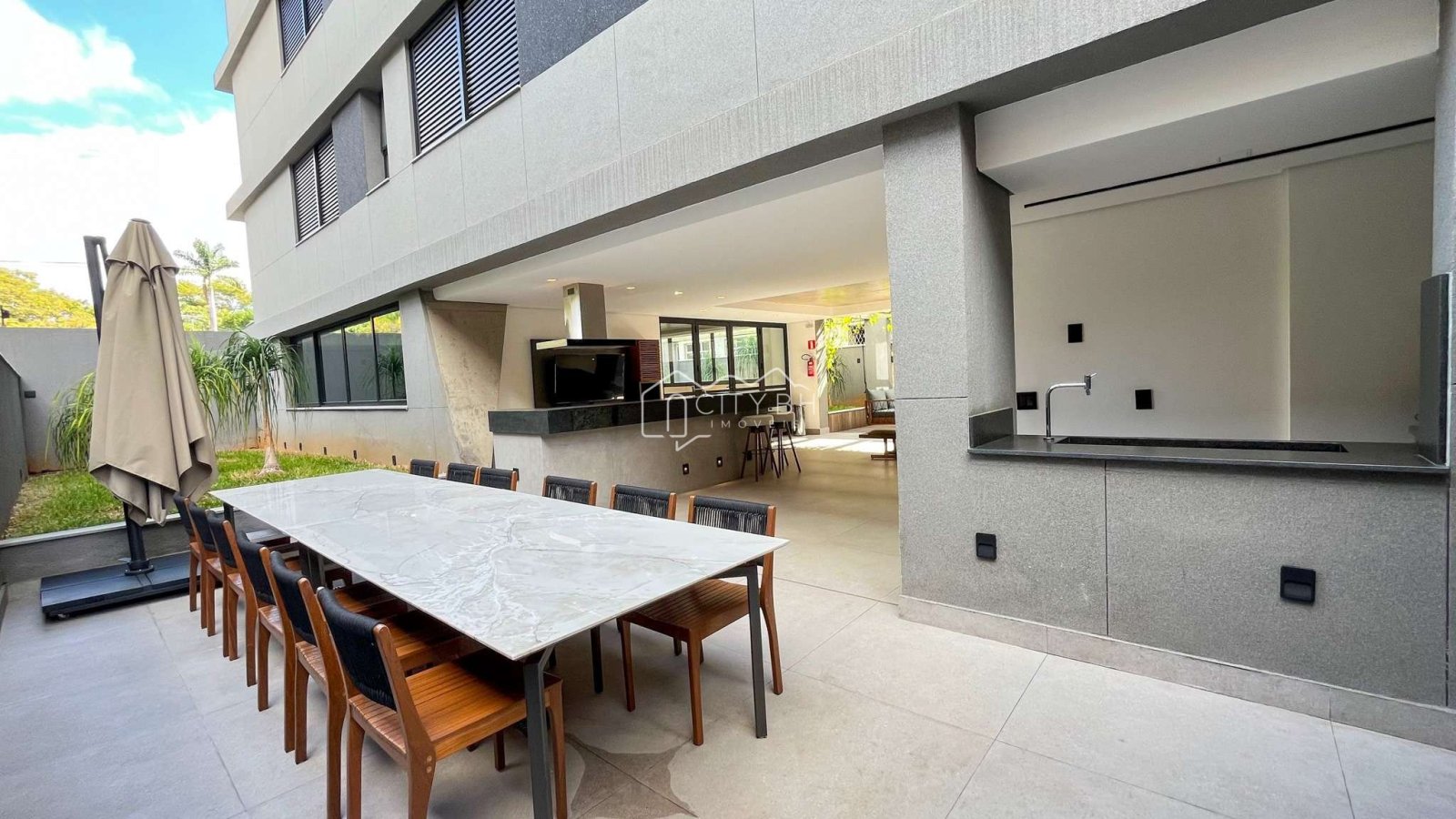 4 quartos impecável em Lourdes, 2 suites, 3 vagas.