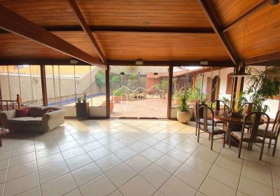 Casa no Santa Lúcia com 5 quartos, 3 suites, 4 vagas