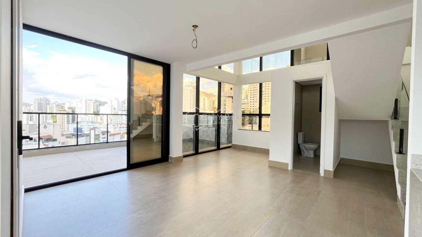 Cobertura no Sion, 3 quartos, 3 suites, 3 vagas
