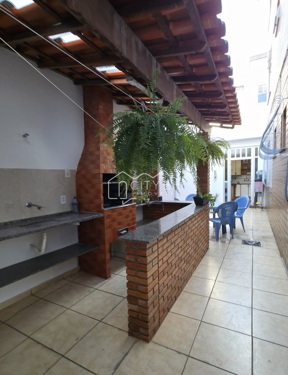 Linda Área Privativa no melhor ponto do bairro Fernão Dias