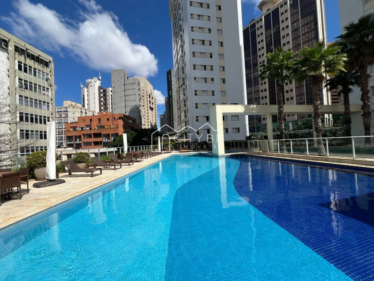 Apartamento de 168m² -4 quartos, Lourdes.
