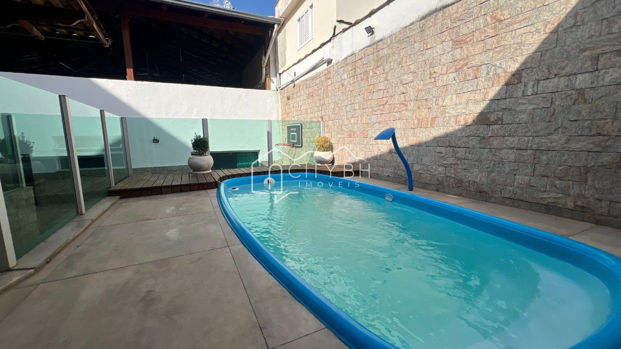 Casa com 4 quartos no Nova Granada para venda.