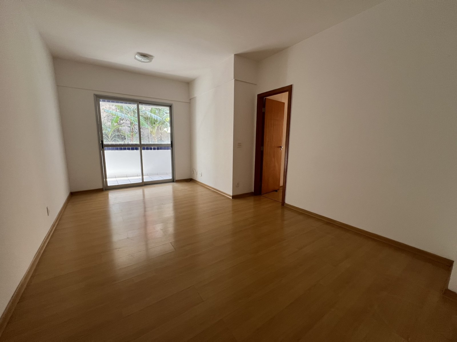 Apartamento de 86m² -3qtos para locação no Vila Paris