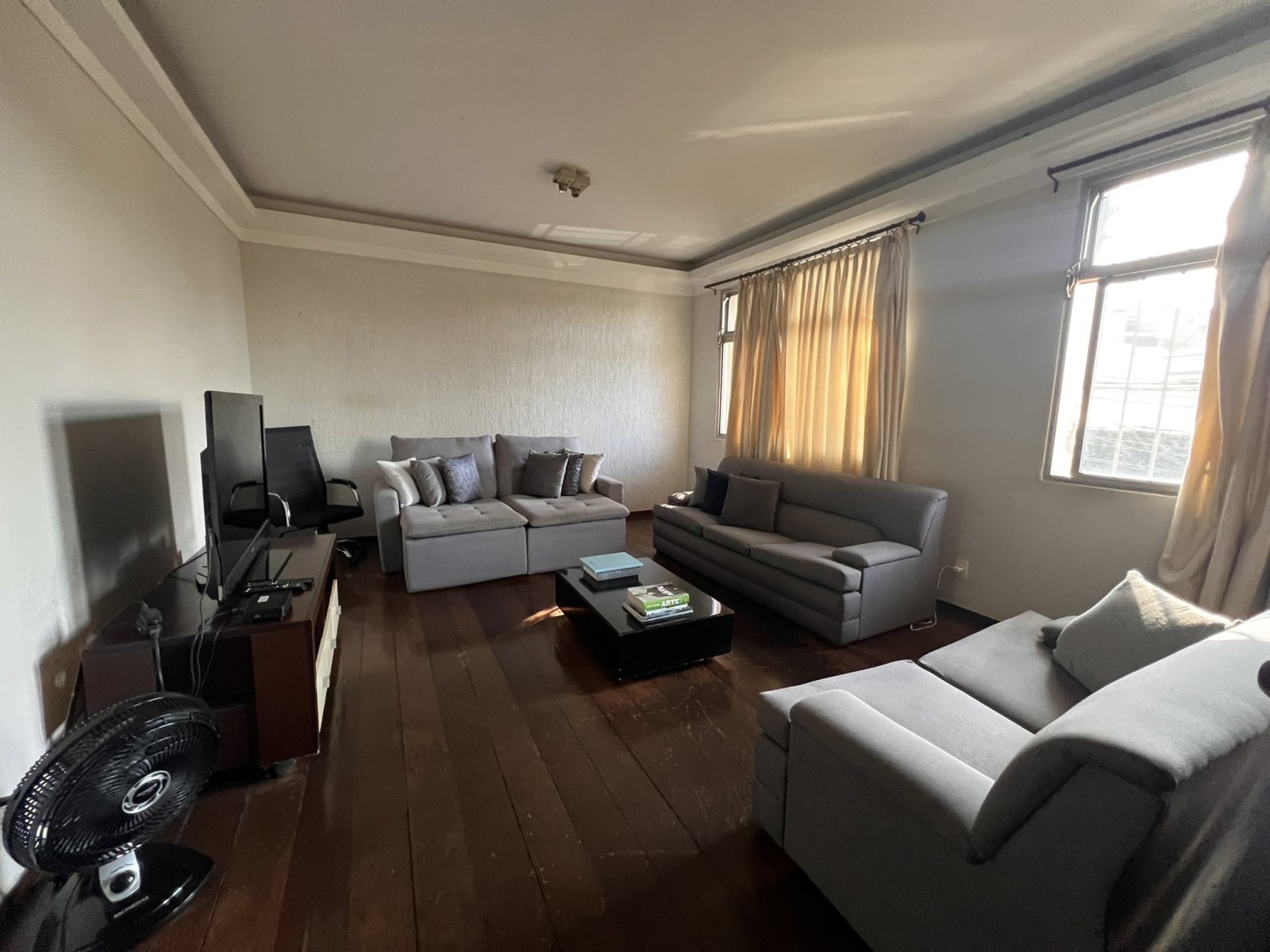 Apartamento de 160m²- 4qtos sendo 2 suítes a venda no Santa Lucia