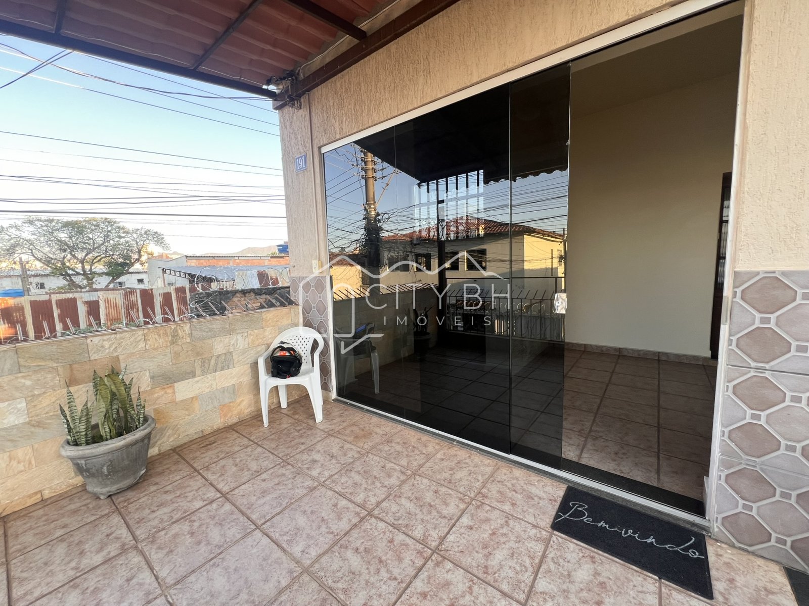 Casa de 3qtos independente para Aluguel no Carlos Prates