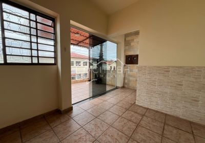 Casa de 3qtos para Aluguel no Carlos Prates