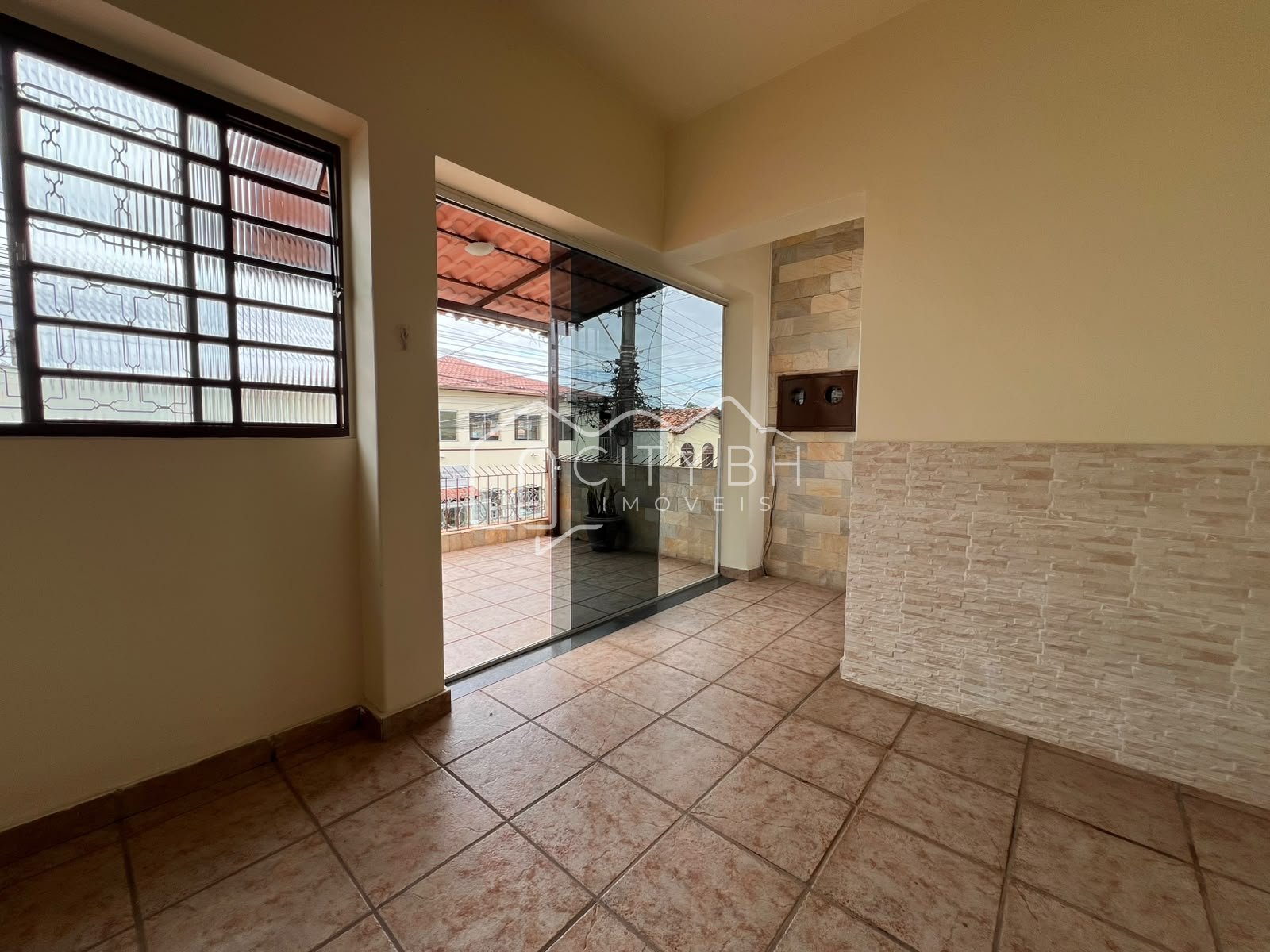 Casa de 3qtos para Aluguel no Carlos Prates