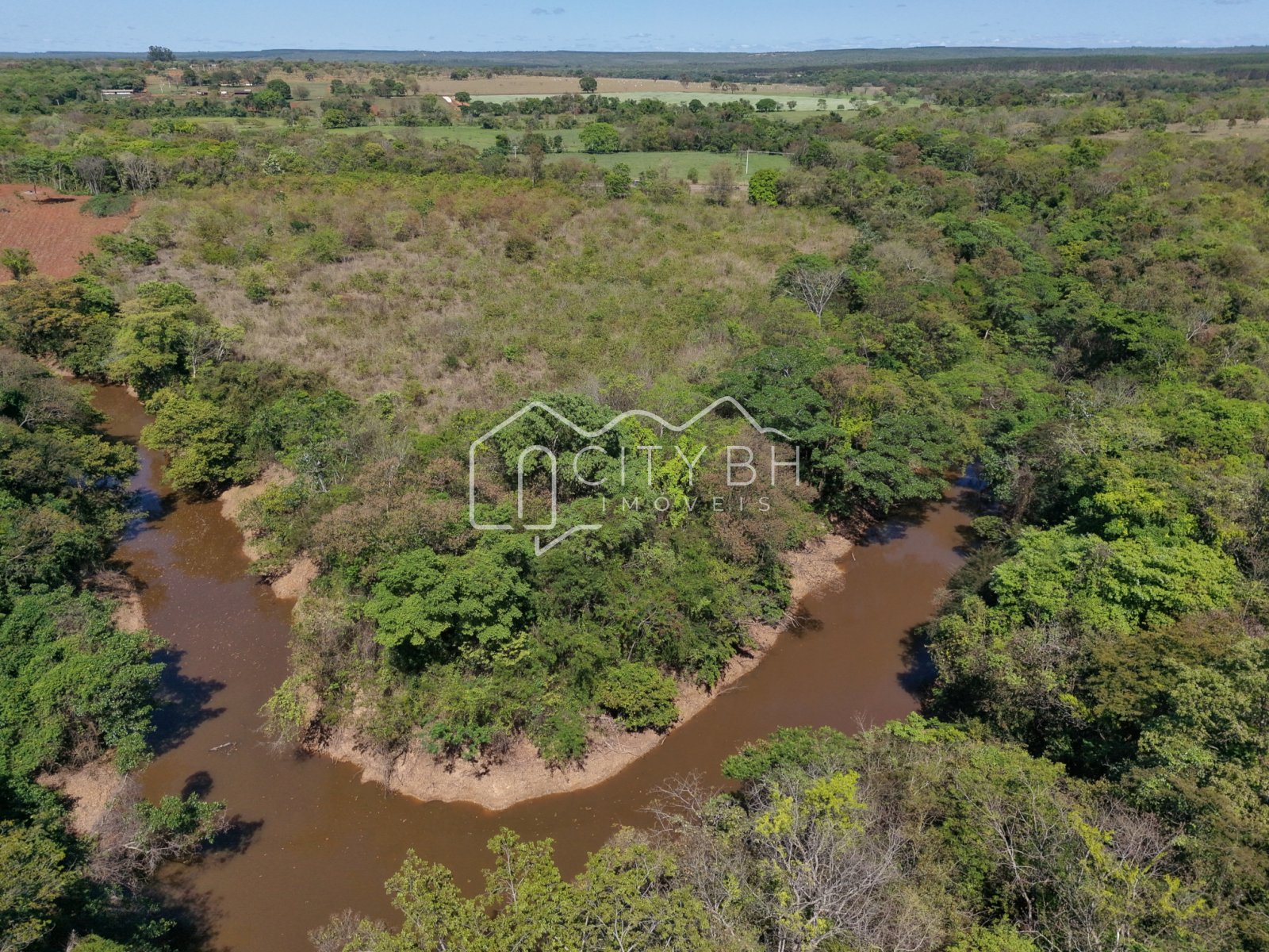 Venda terreno de 2,8ha em Felixlândia.
