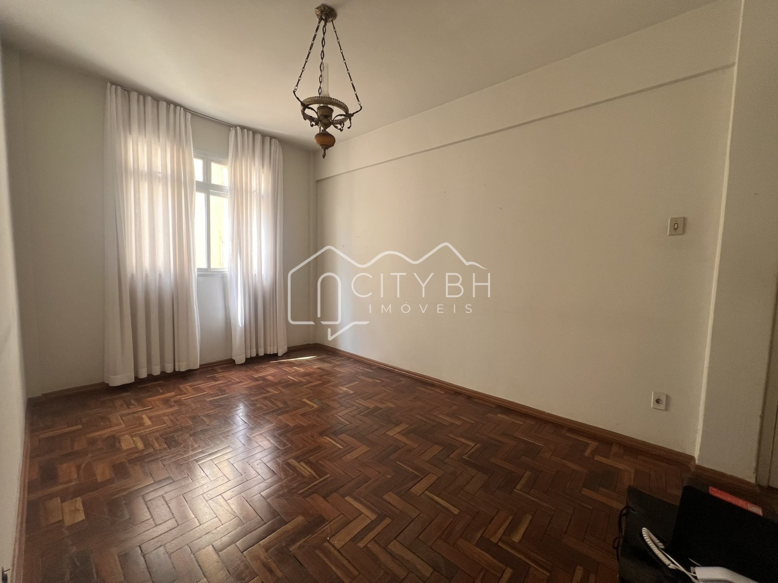 Apartamento de 77m²-3qtos a Venda no Vila Paris