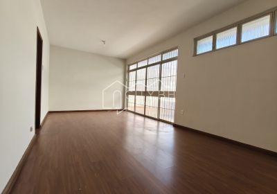 Casa de 4 quartos (2 suítes) no Coração de Jesus / Luxemburgo